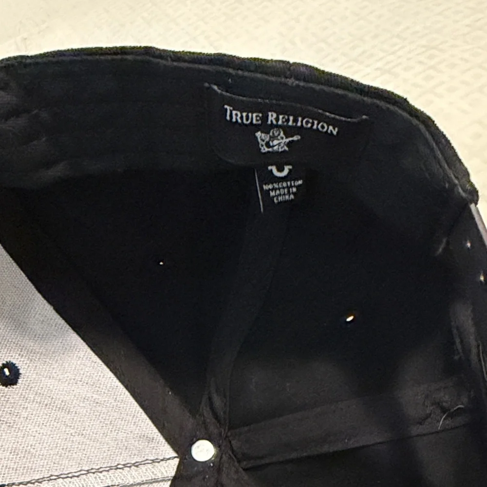 True Religion Black Cap - Picture 2 of 6